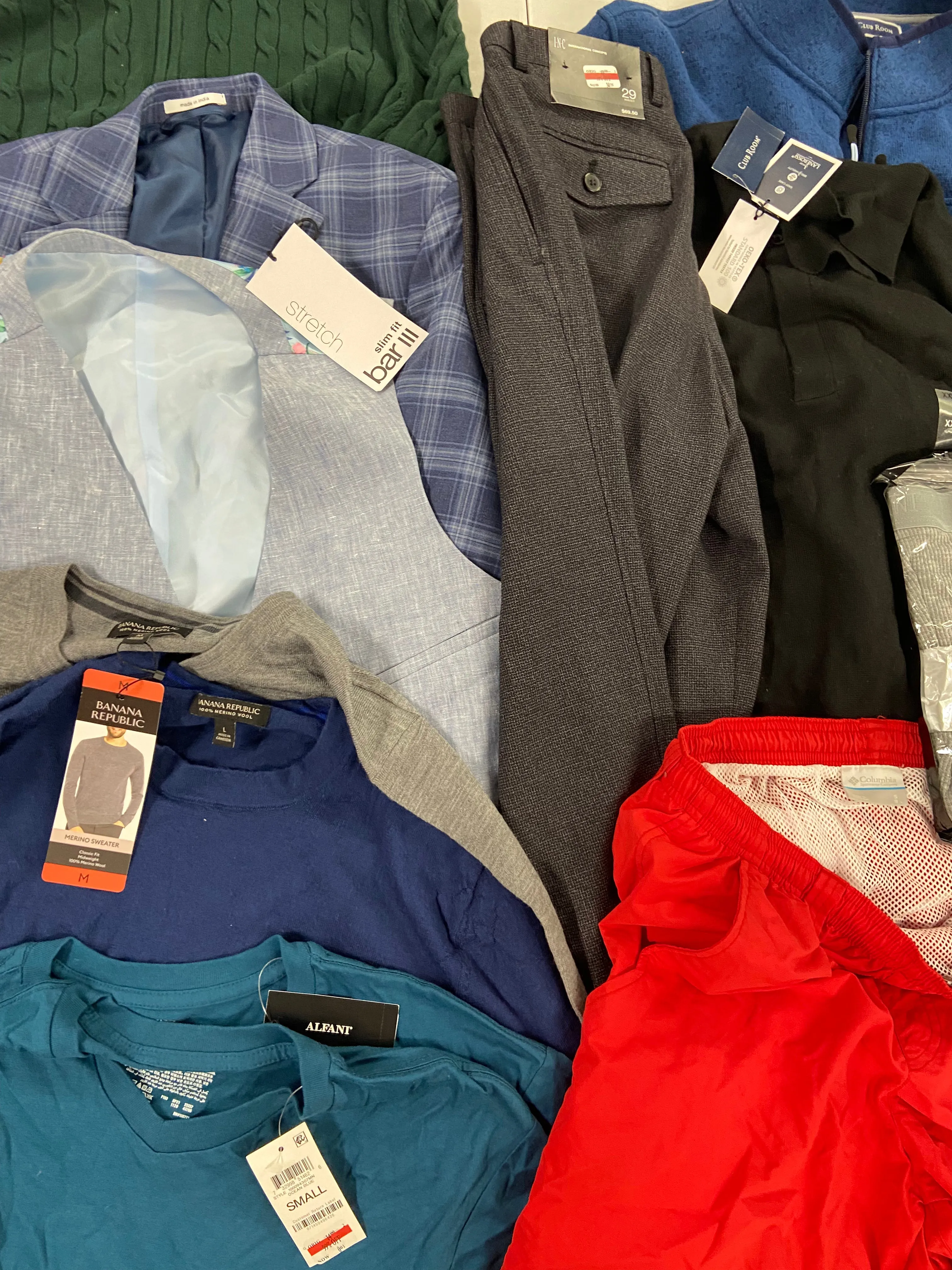 Men's Clothing Assorted Wholesale Lot, BANANA REPUBLIC, COLUMBIA, CLUB ROOM, BAR III and more,  12 items, Shelf Pulls, MSRP $952