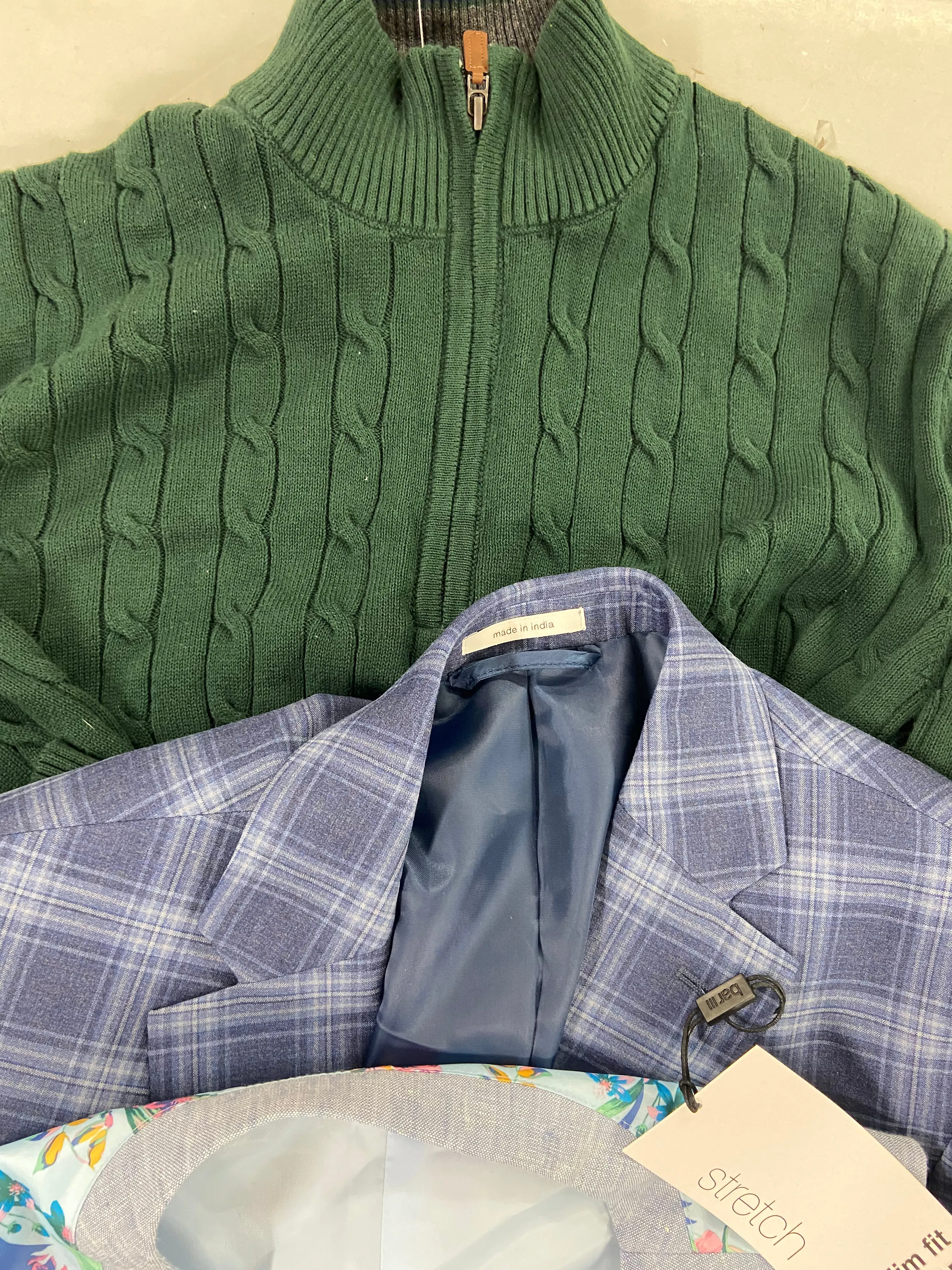 Men's Clothing Assorted Wholesale Lot, BANANA REPUBLIC, COLUMBIA, CLUB ROOM, BAR III and more,  12 items, Shelf Pulls, MSRP $952