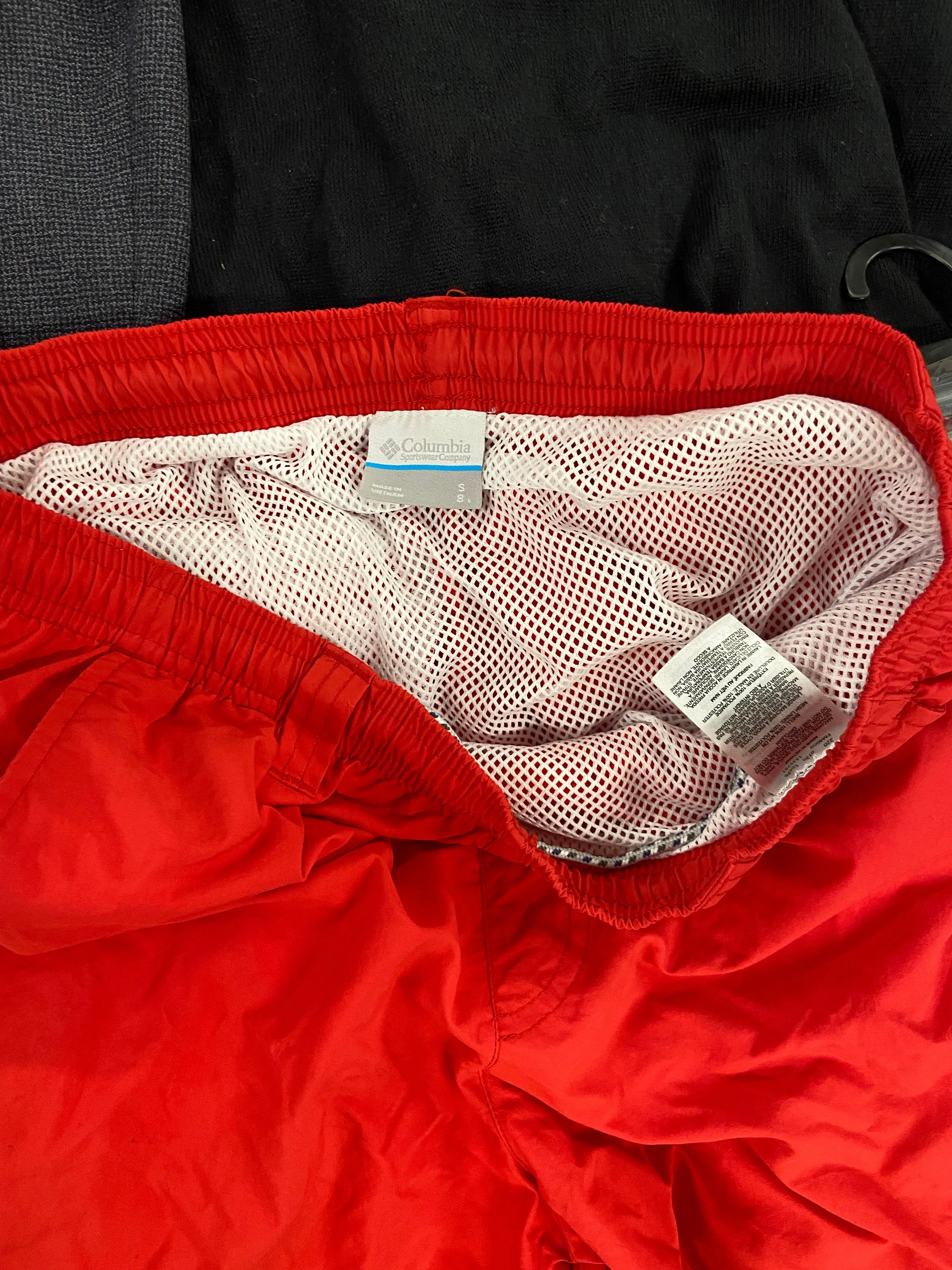 Men's Clothing Assorted Wholesale Lot, BANANA REPUBLIC, COLUMBIA, CLUB ROOM, BAR III and more,  12 items, Shelf Pulls, MSRP $952